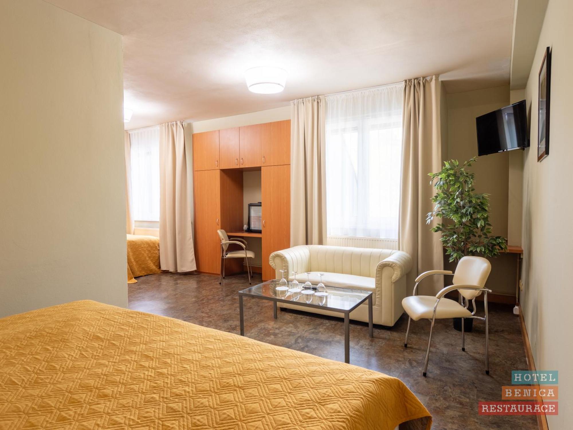 Hotel Benica Benesov (Central Bohemian) Exterior foto